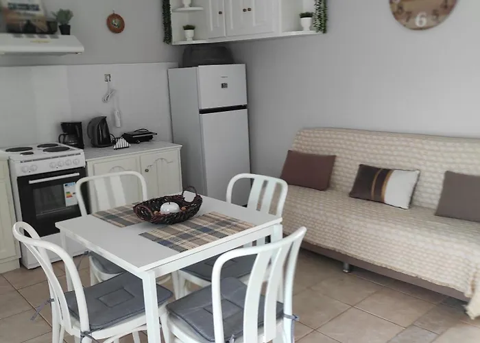 Myrties House