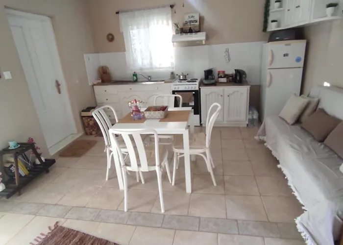 Myrties House